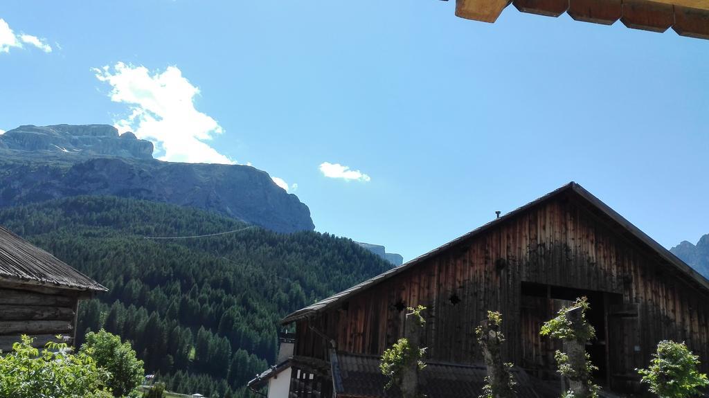 Pensione Valbona Corvara In Badia Exterior foto